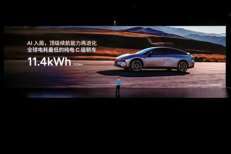 铃木汽车在印度的市场崛起，小鹏汽车的行业创新从产品到服务的变革